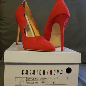 Fahion Nova Lady in waiting Red pumps